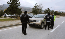 Afyon’da eş zamanlı göçmen denetimi