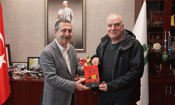 Ahmet Ataç’a gazeteci ve yazar Metin’den ziyaret