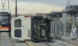Eskişehir’de tramvay seferlerini durduran kaza