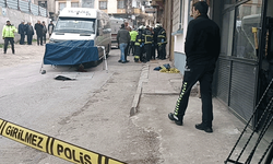 Gaziantep'te feci kaza: İşçi servisinin altında kaldı