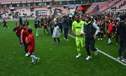 Eskişehirspor'da golcü takım arkadaşlarını böyle kutladı