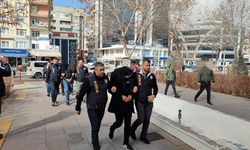 Kırşehir'de eş zamanlı operasyon: Sahte yatırım çetesi çökertildi