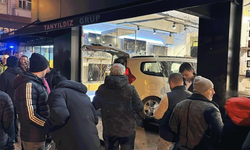 Zonguldak'ta kaza: Beyaz eşya dükkanına daldı
