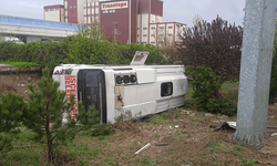 Afyon'da minibüs devrildi: 5 yaralı