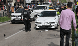 Bursa'da yaya geçidinde kaza: Anne öldü çocuklar yaralandı