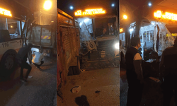 Eskişehir'de kaza: Belediye otobüsü kamyona çarptı