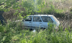 Isparta’da kaza: Otomobil su kanalına düştü