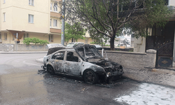 Kayseri'de yangın: Otomobil yanarak küle döndü