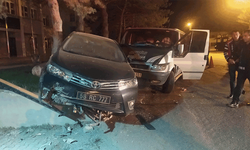 Sivas'ta alkollü sürücü makam aracına çarptı