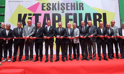 Vali Aksoy Eskişehir 3'üncü Kitap Fuarı'nın açılışını gerçekleştirdi
