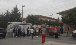 Afyon'da korkutan kaza: Kamyonet motosiklete çarptı