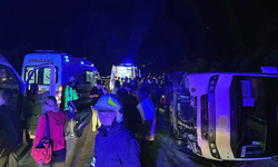 Antalya'da öğrenci minibüsü şarampole uçtu: Çok sayıda kişi yaralandı