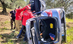 Balıkesir'de kontrolden çıkan araç yan yattı: 3 yaralı