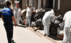Eskişehir’de bir evden tonlarca çöp çıktı
