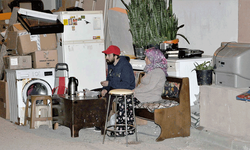 Eskişehir’de evden atılan aile sokakta yaşıyor