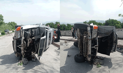 Hatay'da kaza: Otomobil yan yattı