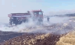 Adıyaman'da anız yangını saman balyalarını küle çevirdi