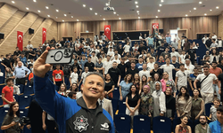 Alper Gezeravcı Eskişehir'de öğrencilerle buluştu