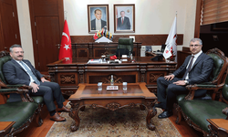 Eskişehir Valisi Aksoy'a Mustafa Tünay'dan veda ziyareti