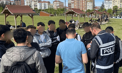 Eskişehir'de parklara baskın: Tek tek sorguladılar