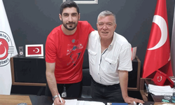 Oğuz Çelik Demirspor'da imzayı attı