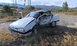 Afyon'da 2 otomobil birbirine girdi: 7 yaralı