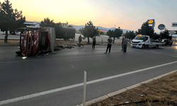 Afyon'da otomobille kamyonet çarpıştı: 5 yaralı