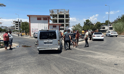 Antalya'da iki otomobil kavşakta çarpıştı: 1 yaralı