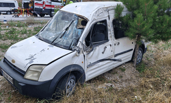 Çorum'da kontrolden çıkan araç tarlaya uçtu: Yaralılar var