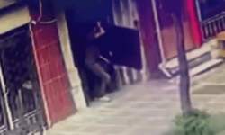 İstanbul'da pes dedirten hırsızlık: Bu kez apartmanın kapısı çalındı