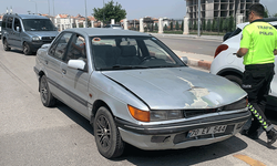 Karaman'da karşıdan karşıya geçen yayaya otomobil çarptı: Metrelerce savruldu