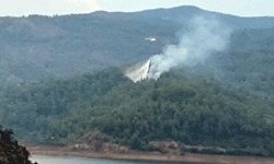 Marmaris'te yıldırım düşen alanda yangın