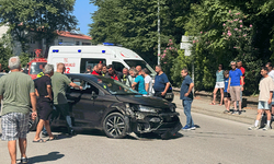 Zonguldak'ta ambulansa çarpan araç takla attı: 1’i çocuk 2 yaralı