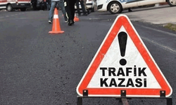 Afyon'da traktör ile tır çarpıştı: 2 yaralı