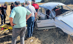 Çorum'da kontrolden çıkan araç tarlaya uçtu: 2 yaralı