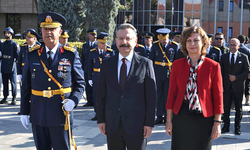 Eskişehir’de Zafer Bayramı kutlamaları çelenk sunumu ile başladı