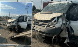 Iğdır'da lastiği patlayan tır kaza yaptı: 3 yaralı