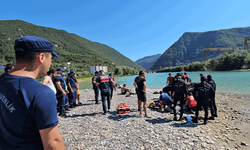 Kastamonu'da yüzmek için dereye giren genç boğularak can verdi