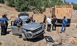 Tunceli’de kamyon ile otomobilin çarpıştığı kazadan acı haber: 2 kişi kurtarılamadı