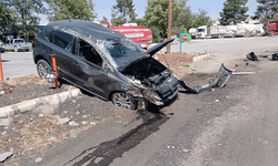 Adıyaman'da virajı alamayan otomobil takla attı: 1 yaralı