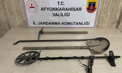 Afyon'da defineci jandarma devriyesinden kaçamadı