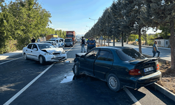 Malatya'da 3 aracın karıştığı zincirleme trafik kazası: Yaralılar var