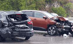 Samsun'da 7 aracın karıştığı feci zincirleme kaza: 1'i ağır 6 yaralı