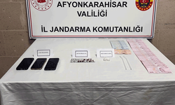 Afyon'da jandarma tarafından zehir ile yakalanan 3 kişiye gözaltı