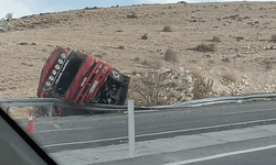 Afyon'da kamyonlar birbirine girdi: 1 ölü, 1 yaralı