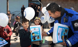 Afyon'da polisler miniklere mesleklerini tanıttı