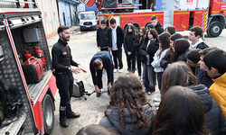 Bilecik'te itfaiye personellerinden öğrencilere yangın eğitimi