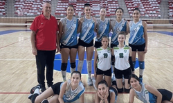 Genç kızlar voleybolda maçın kaderini değiştirdi