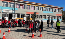 Afyon'da jandarmadan 75 öğrenciye trafik eğitimi