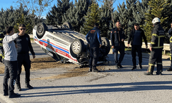 Kocaeli'de feci kaza: Jandarma aracı takla attı